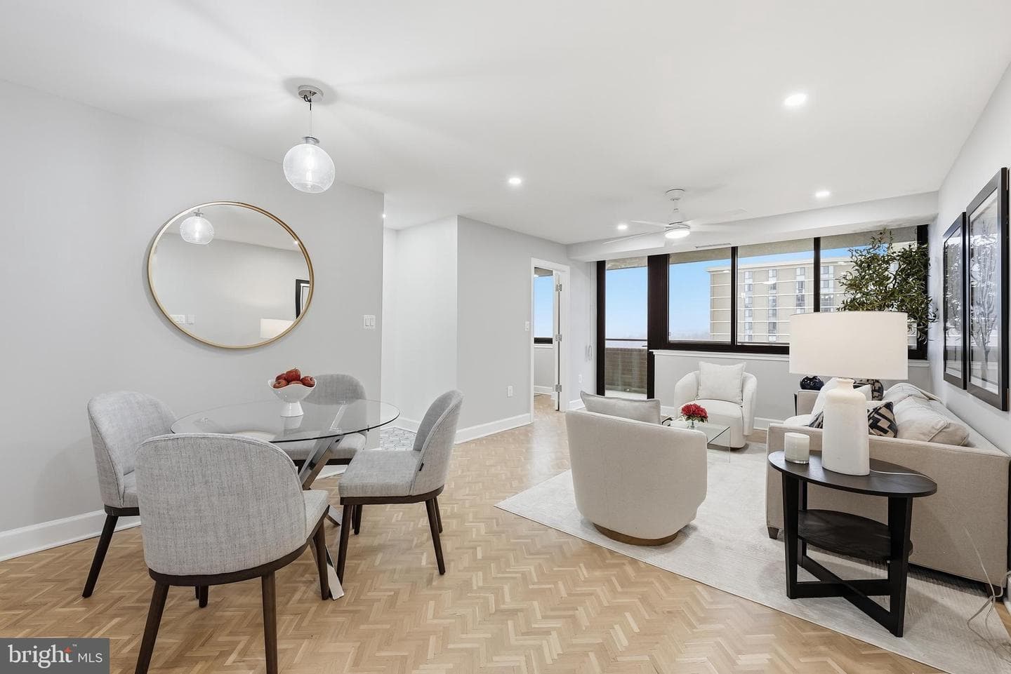 4550 N Park Avenue #807 photo 3