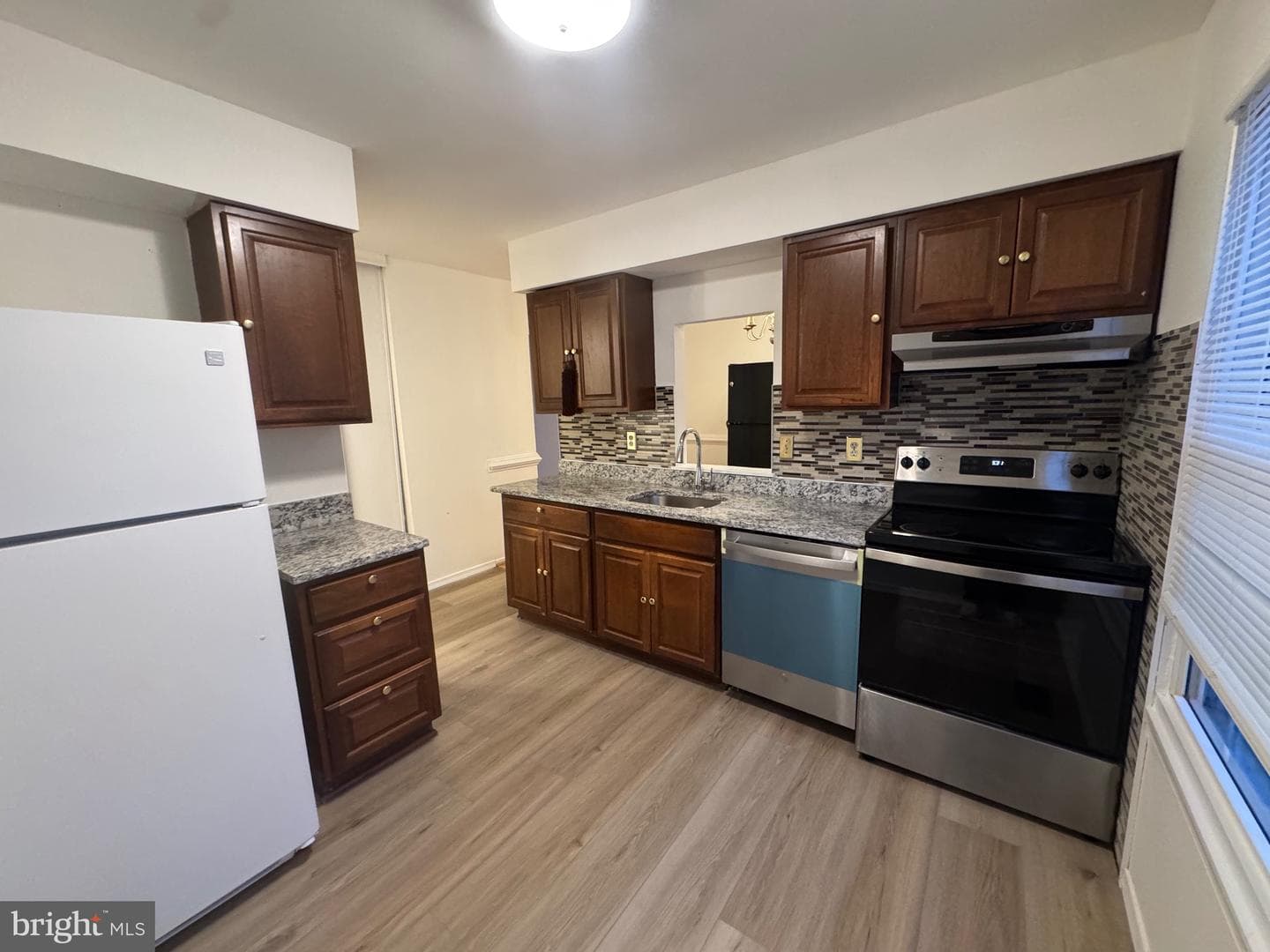 511 Mandolin Court photo 3