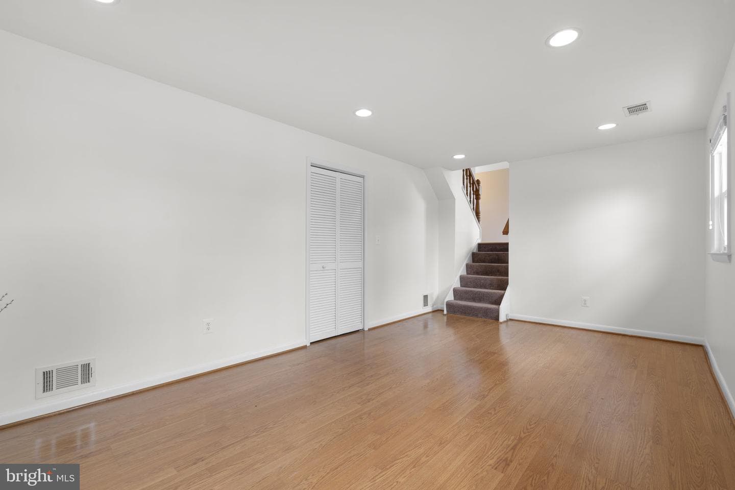 3008 Hardy Avenue photo 22