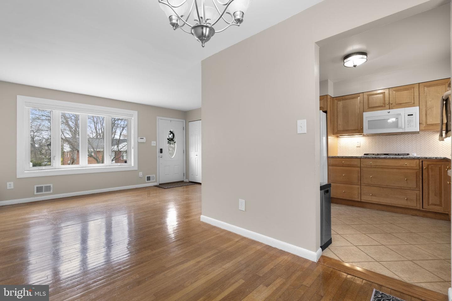3008 Hardy Avenue photo 8