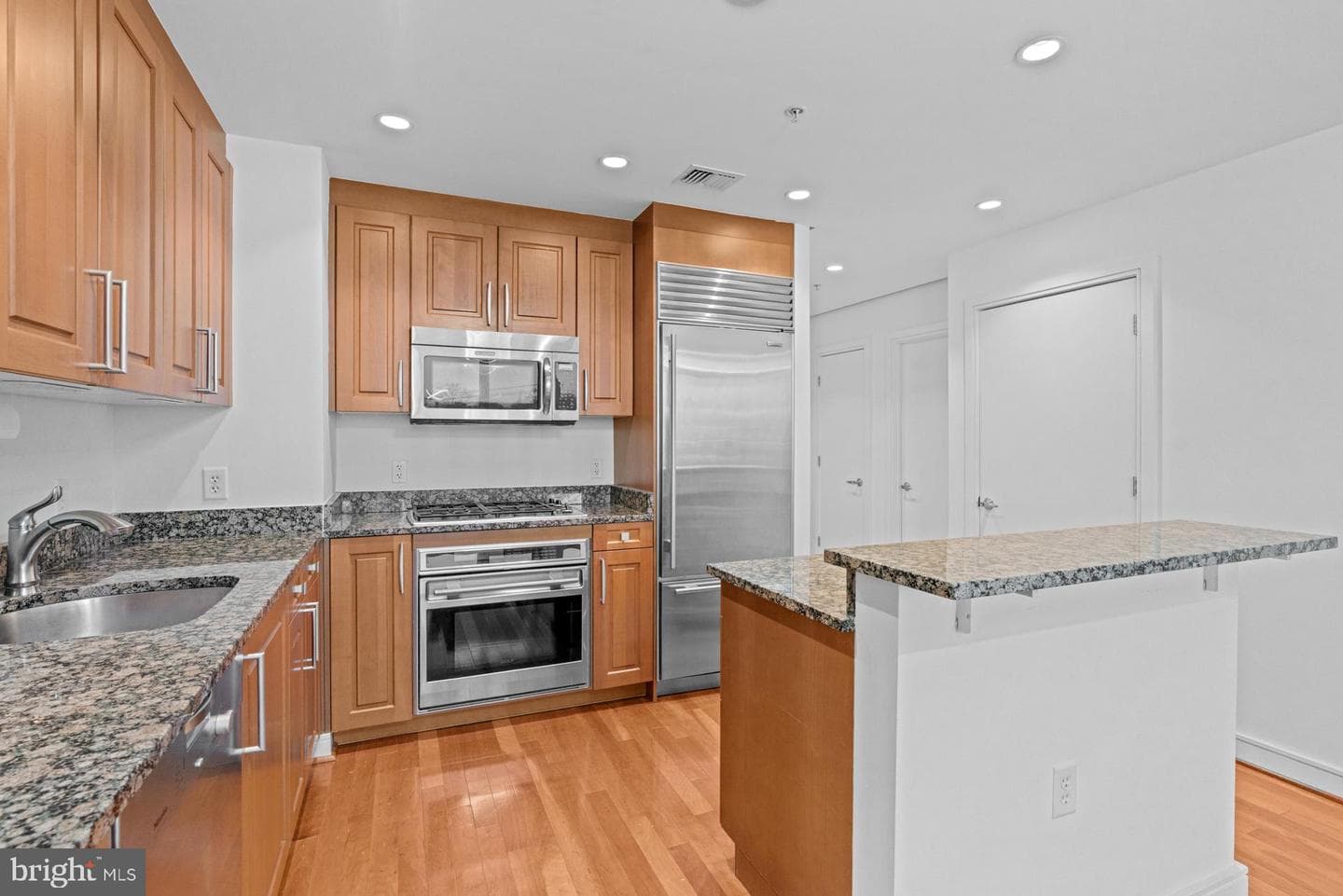 6820 Wisconsin Avenue #4003 photo 3