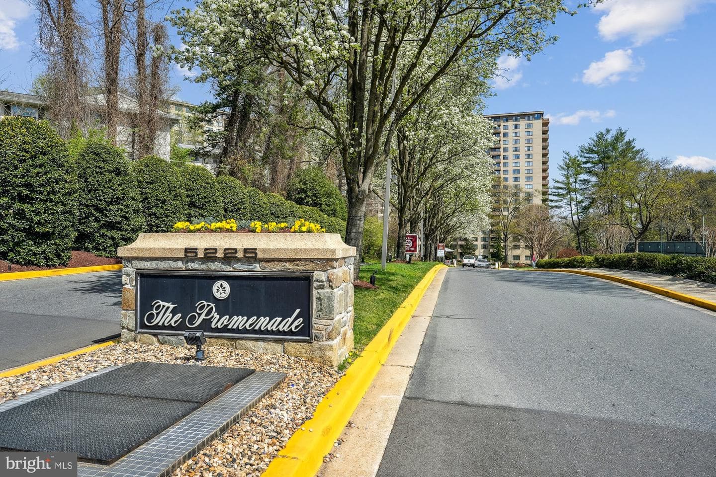 5225 Pooks Hill Road #629s photo 37
