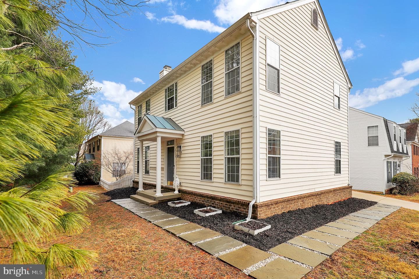 9707 Meggs Point Place photo 2