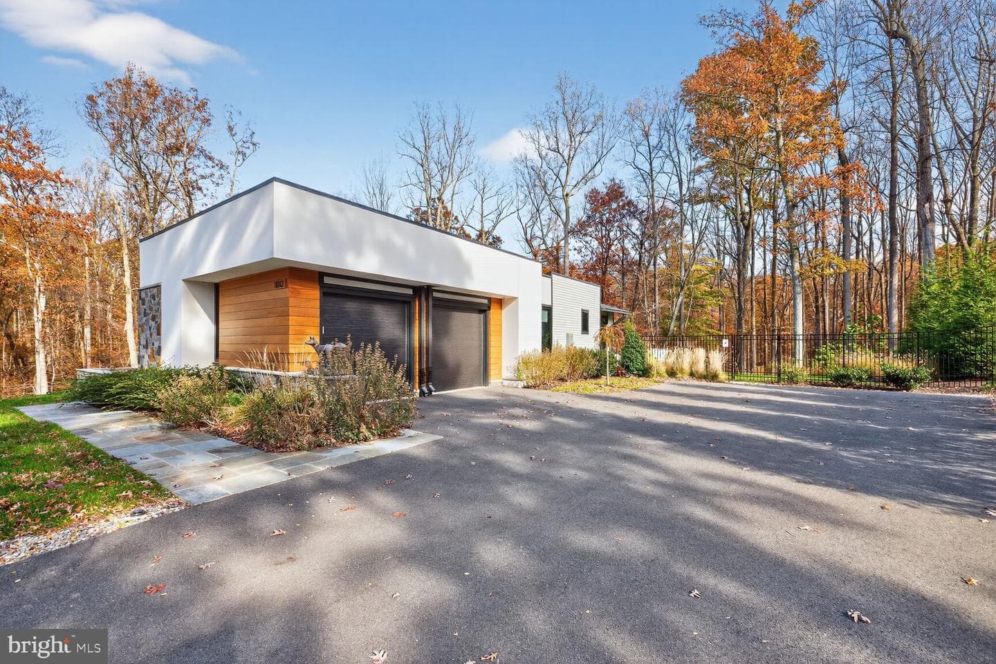 11013 Riverwood Drive photo 2