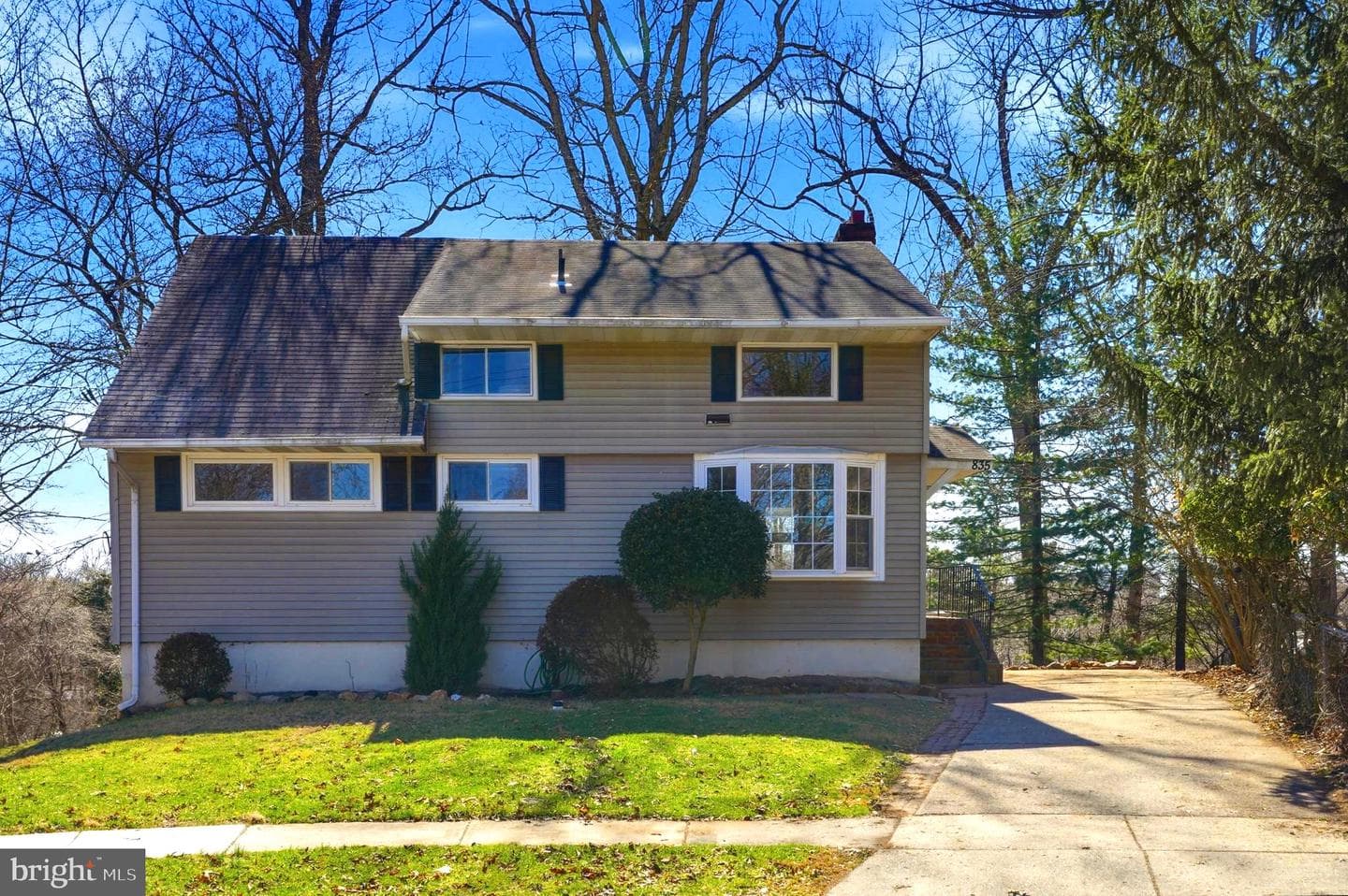 835 Bowie Road photo 2