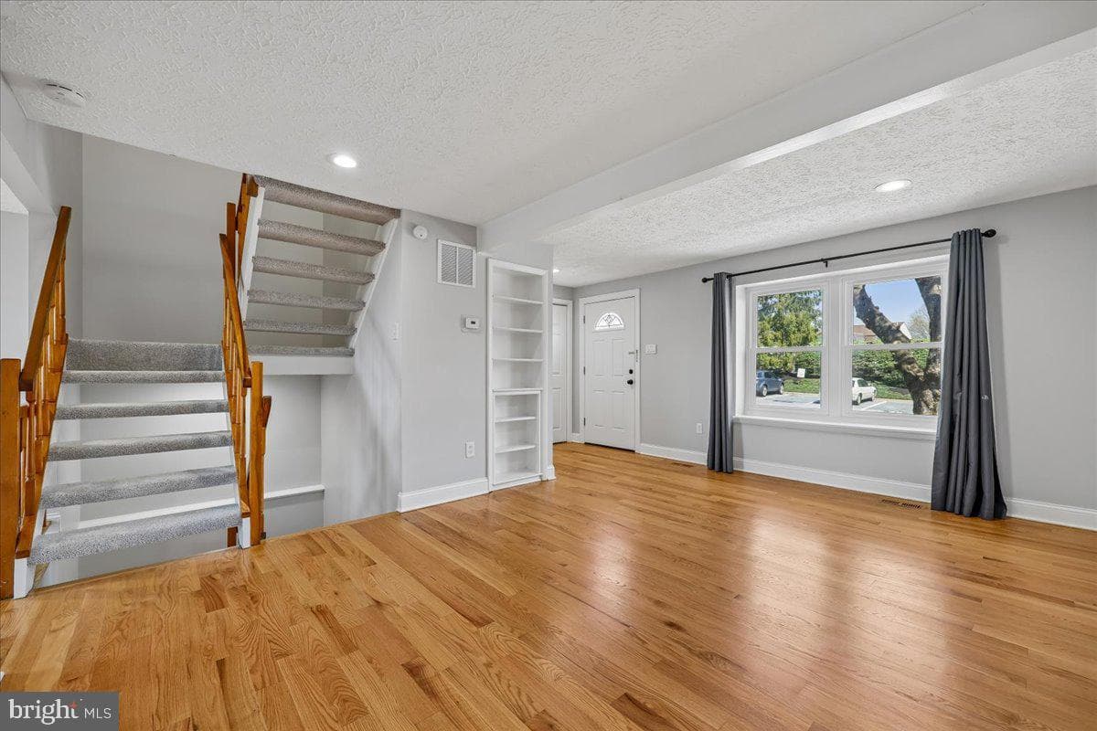 25615 Coltrane Drive photo 2