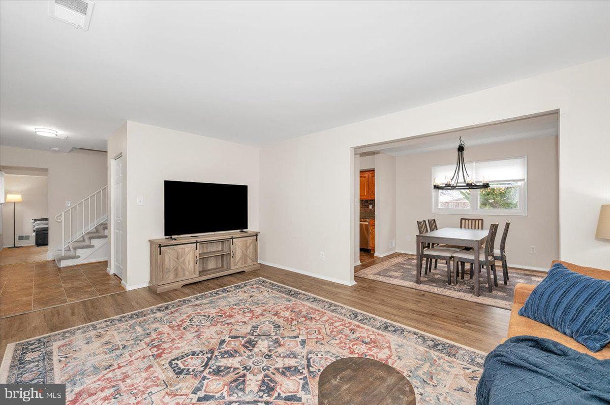 17116 Chiswell Road photo 10