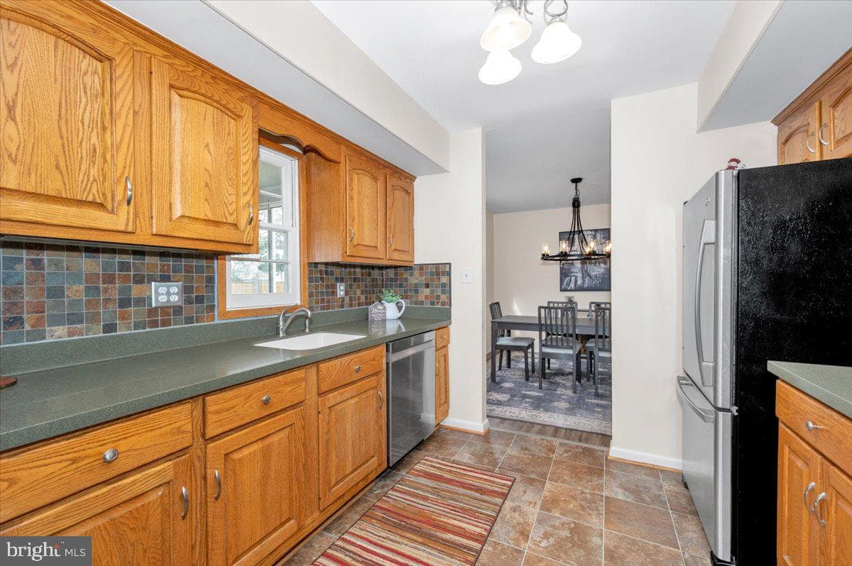 17116 Chiswell Road photo 13