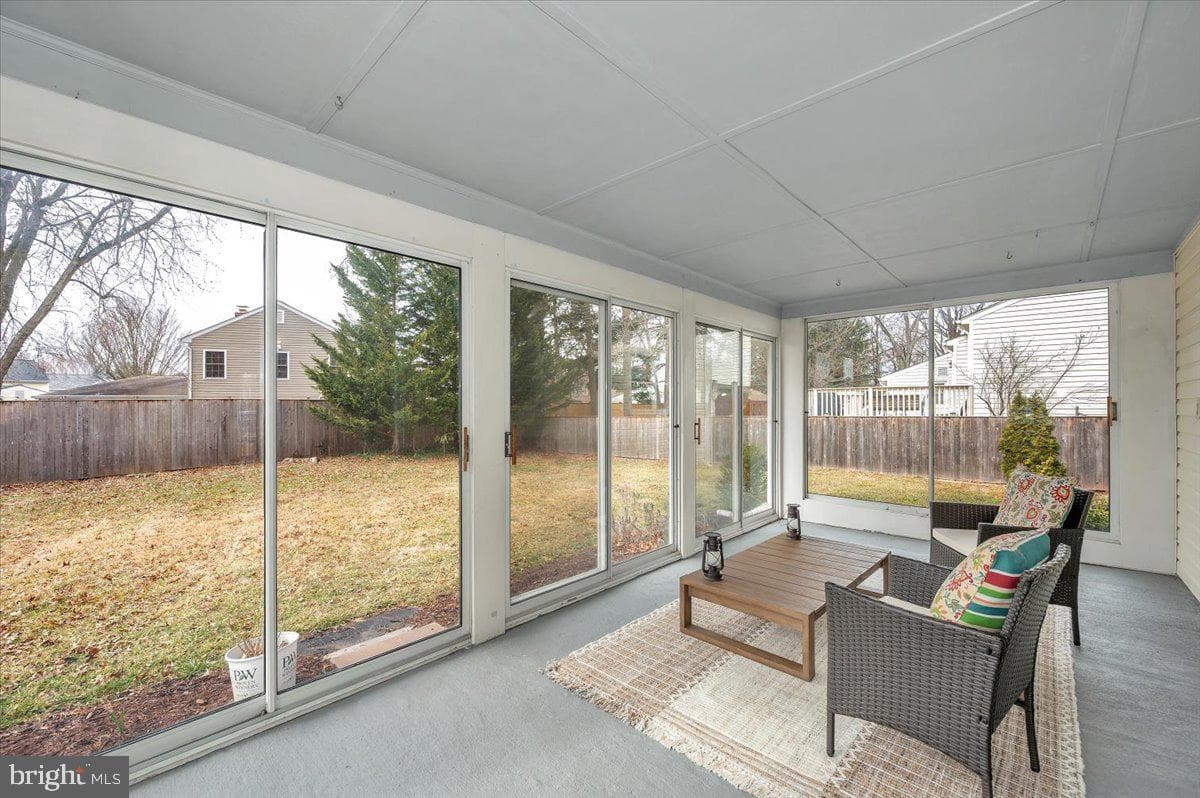 17116 Chiswell Road photo 22