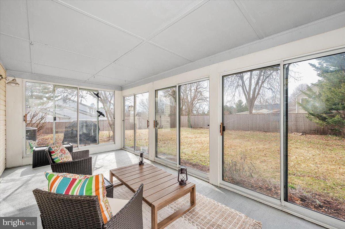 17116 Chiswell Road photo 23