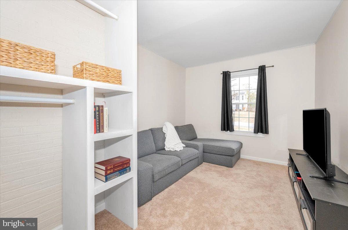 17116 Chiswell Road photo 28