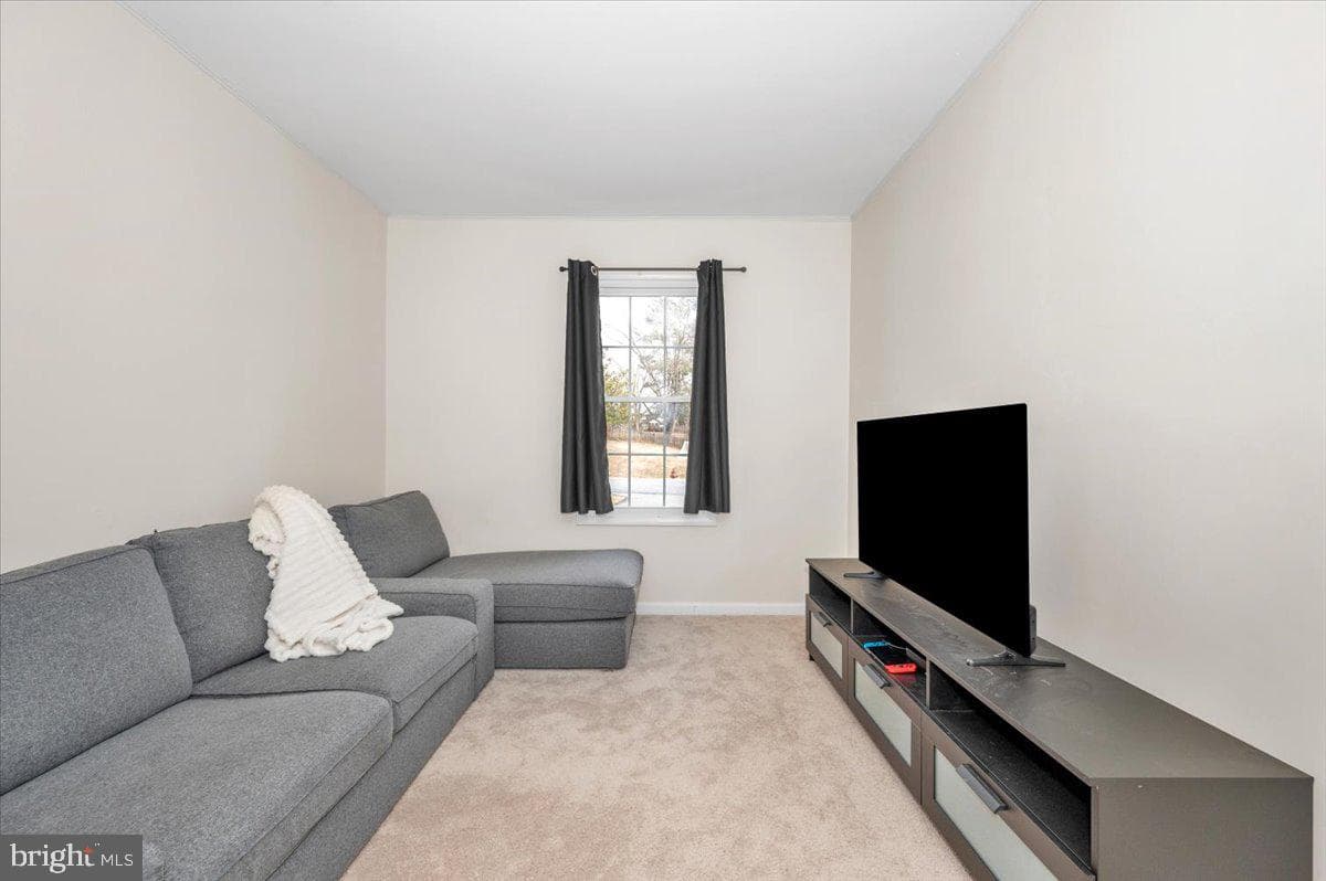 17116 Chiswell Road photo 29