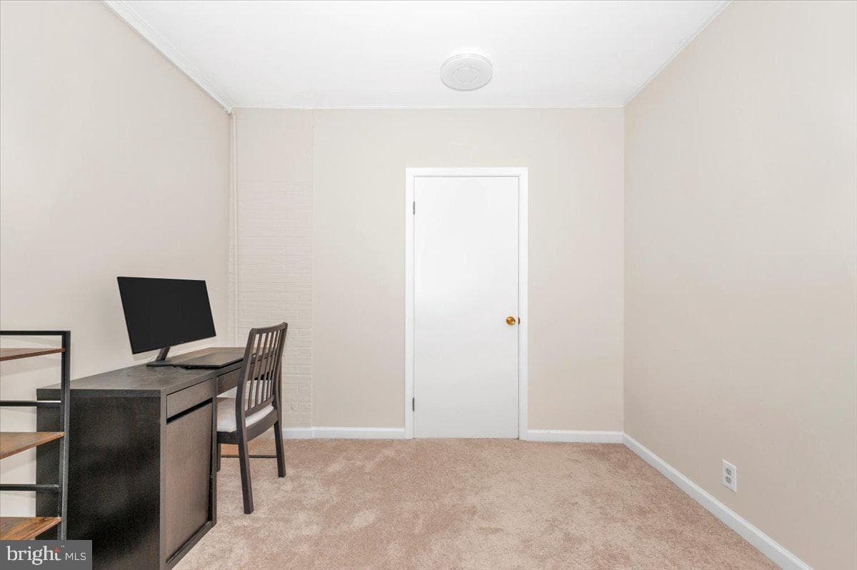 17116 Chiswell Road photo 31
