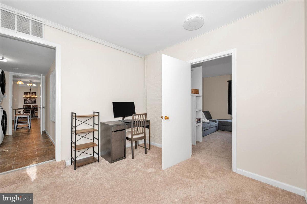 17116 Chiswell Road photo 33