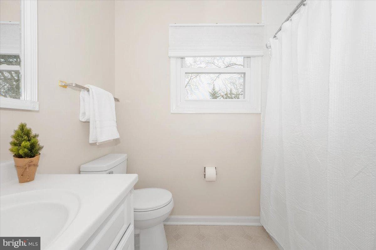17116 Chiswell Road photo 52