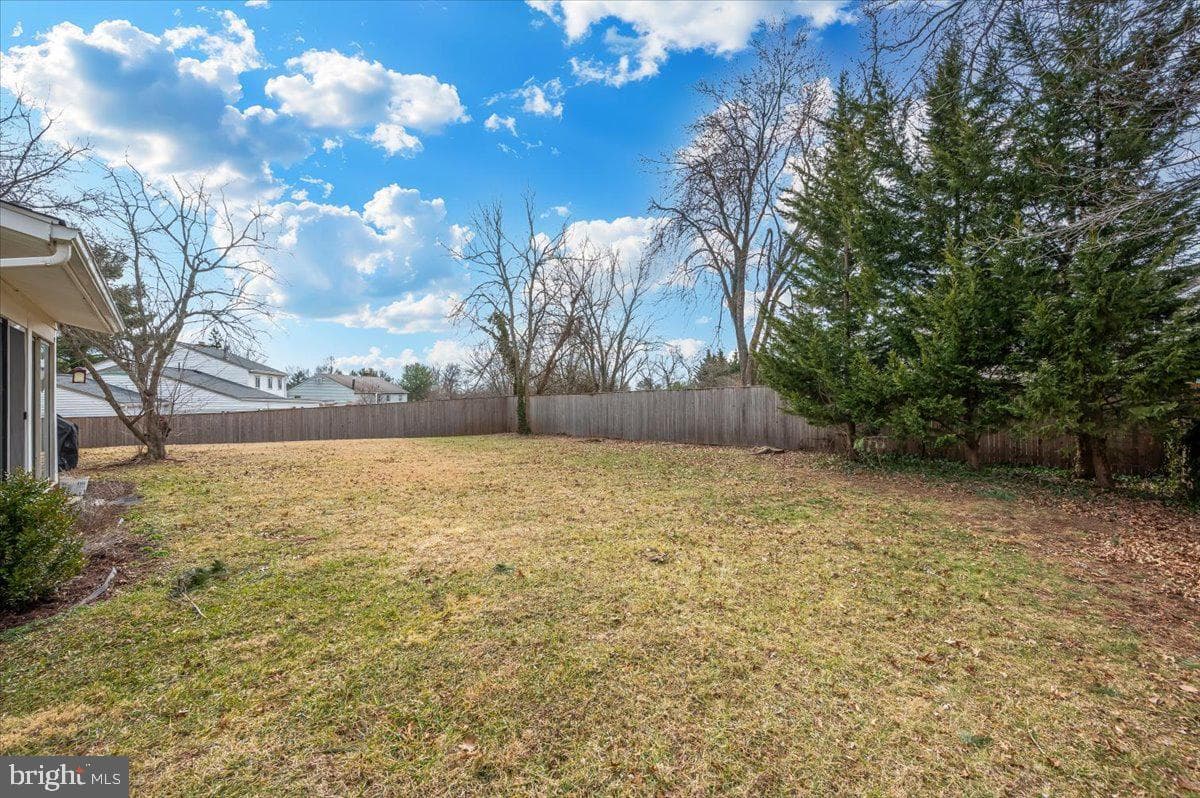 17116 Chiswell Road photo 59