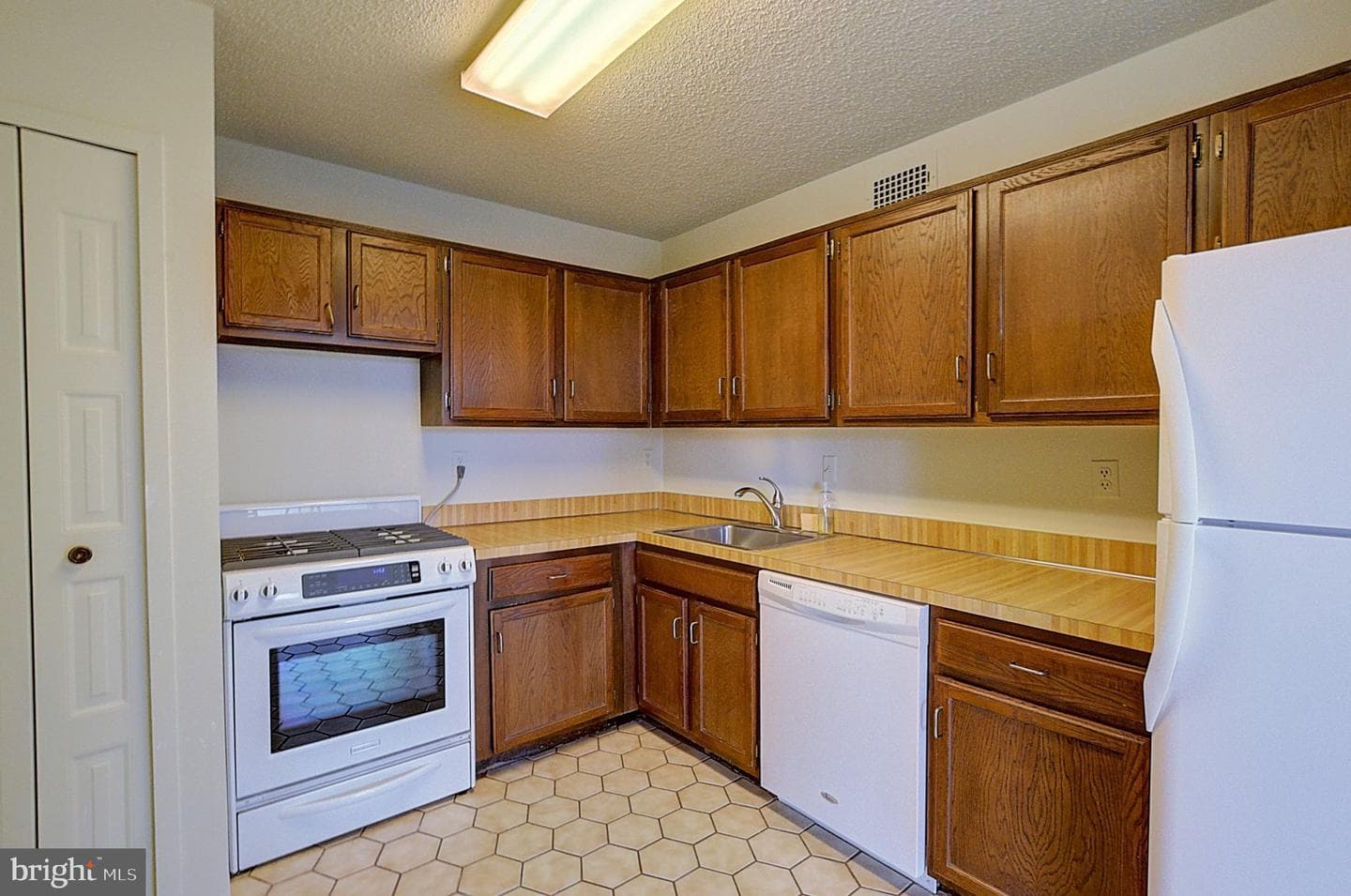 5225 Pooks Hill Road #308n photo 6