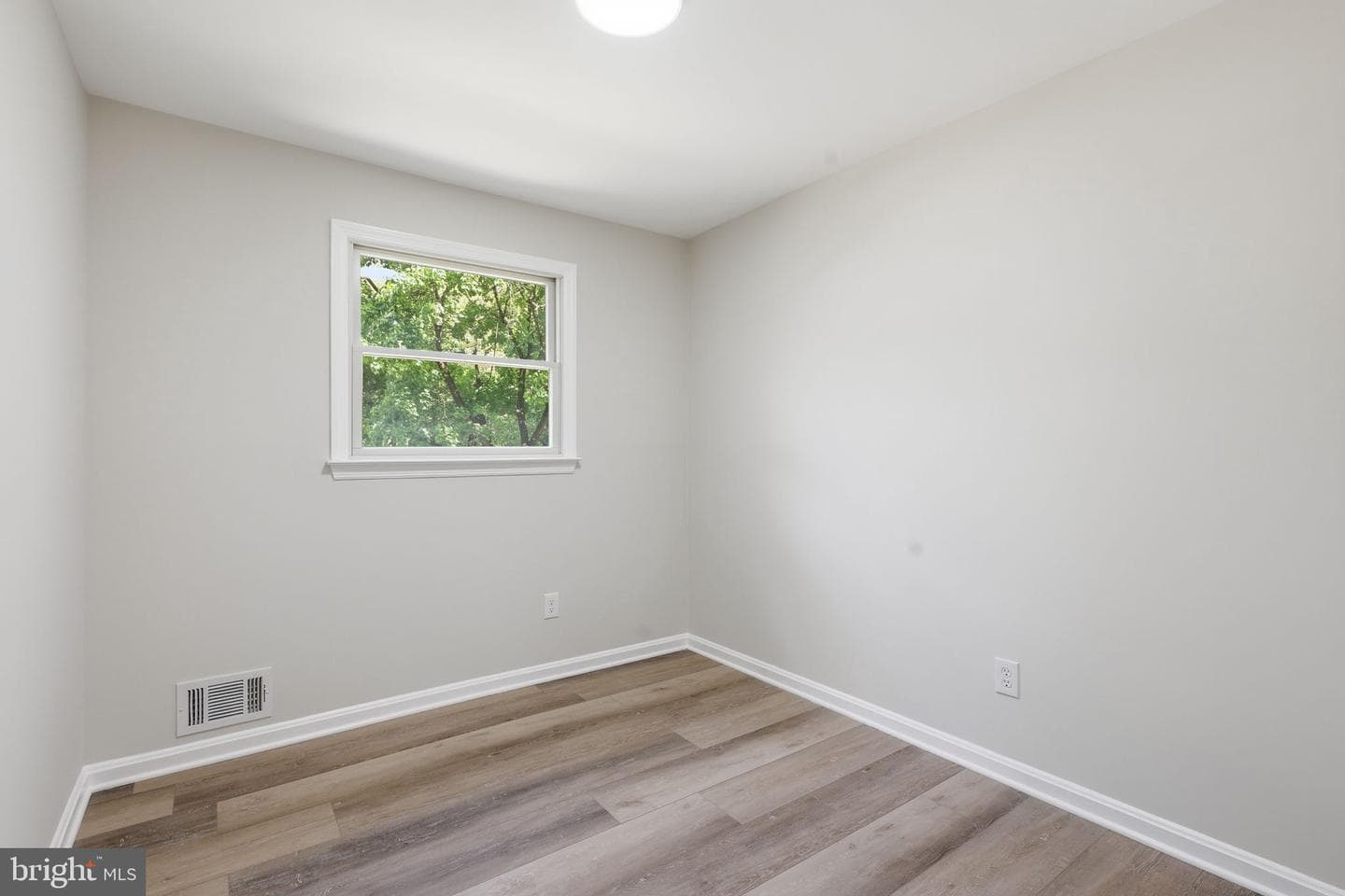 11000 Conti Place photo 17