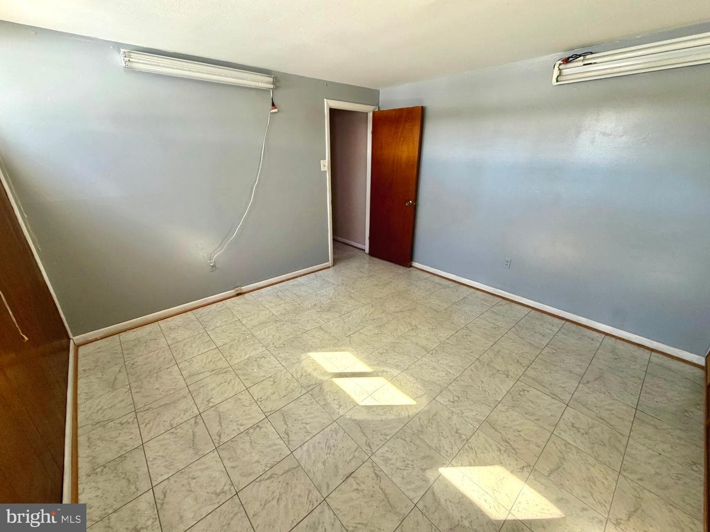 905 Playford Lane photo 34