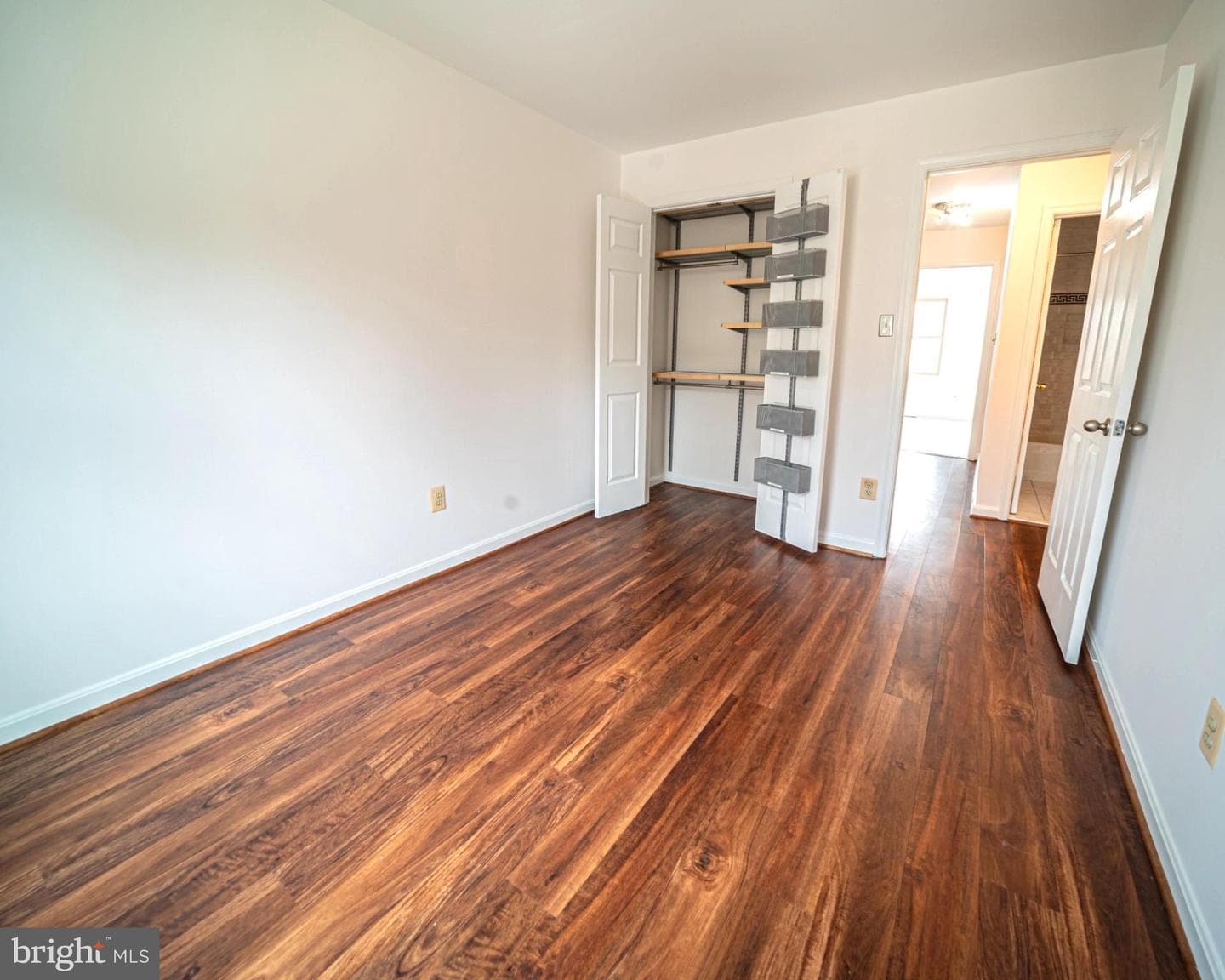 4073 Norbeck Square Drive photo 16