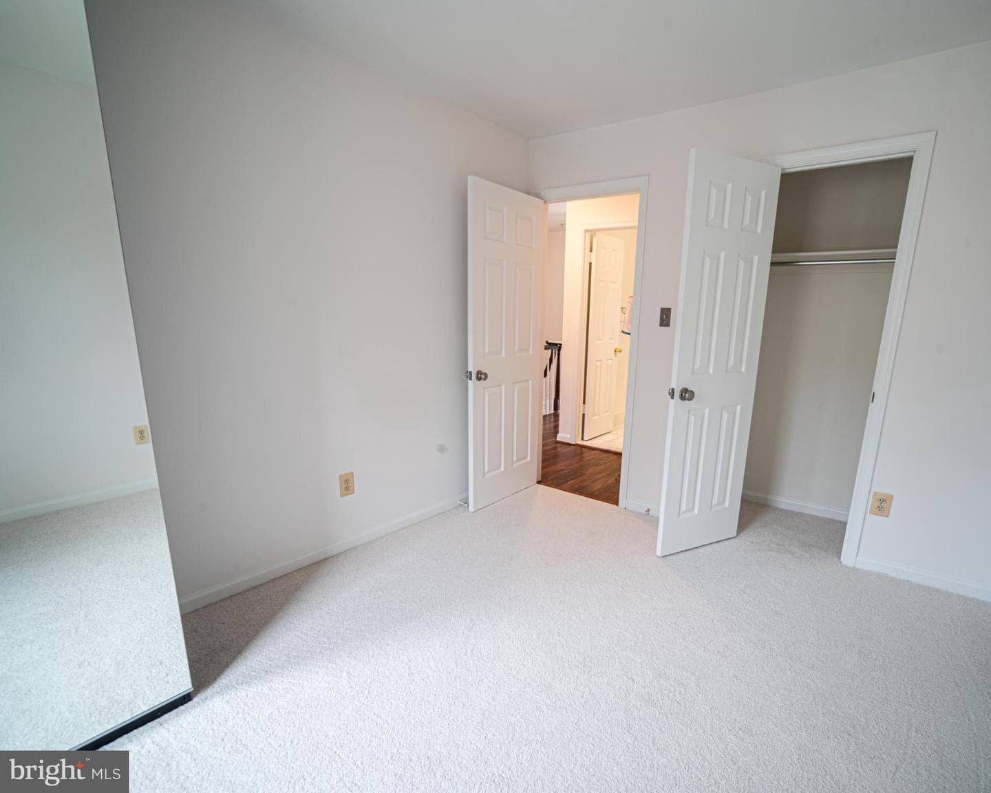 4073 Norbeck Square Drive photo 18