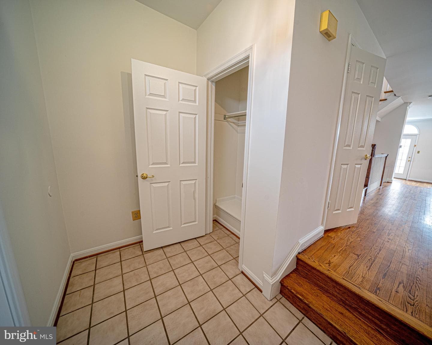 4073 Norbeck Square Drive photo 2