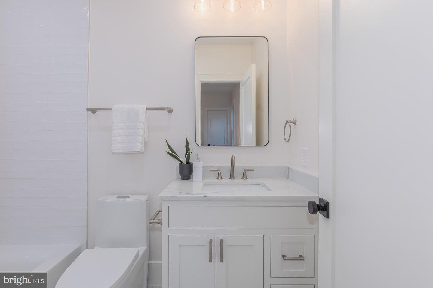 7113 Fairfax Road photo 38