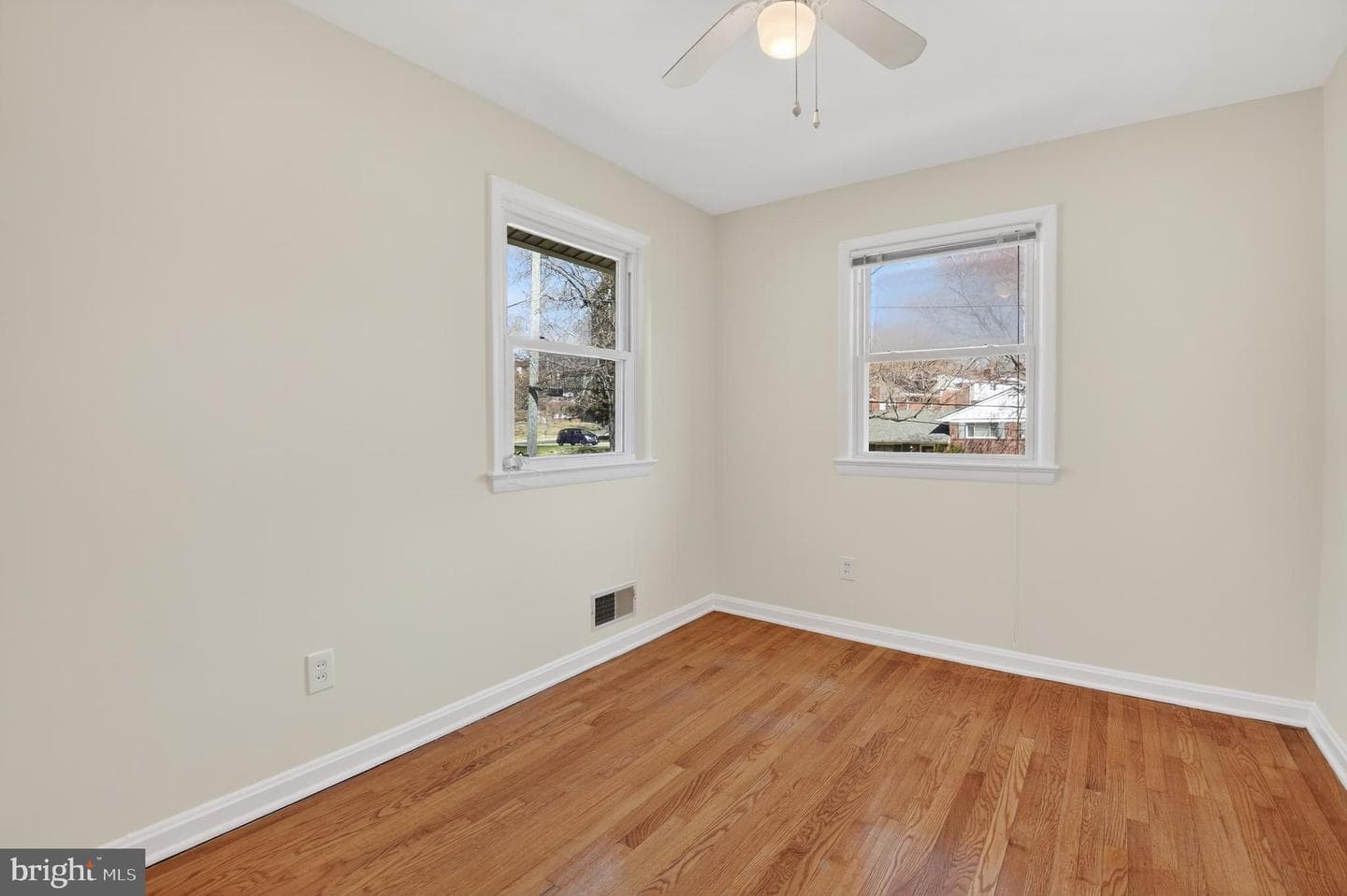 11004 Oakwood Street photo 22