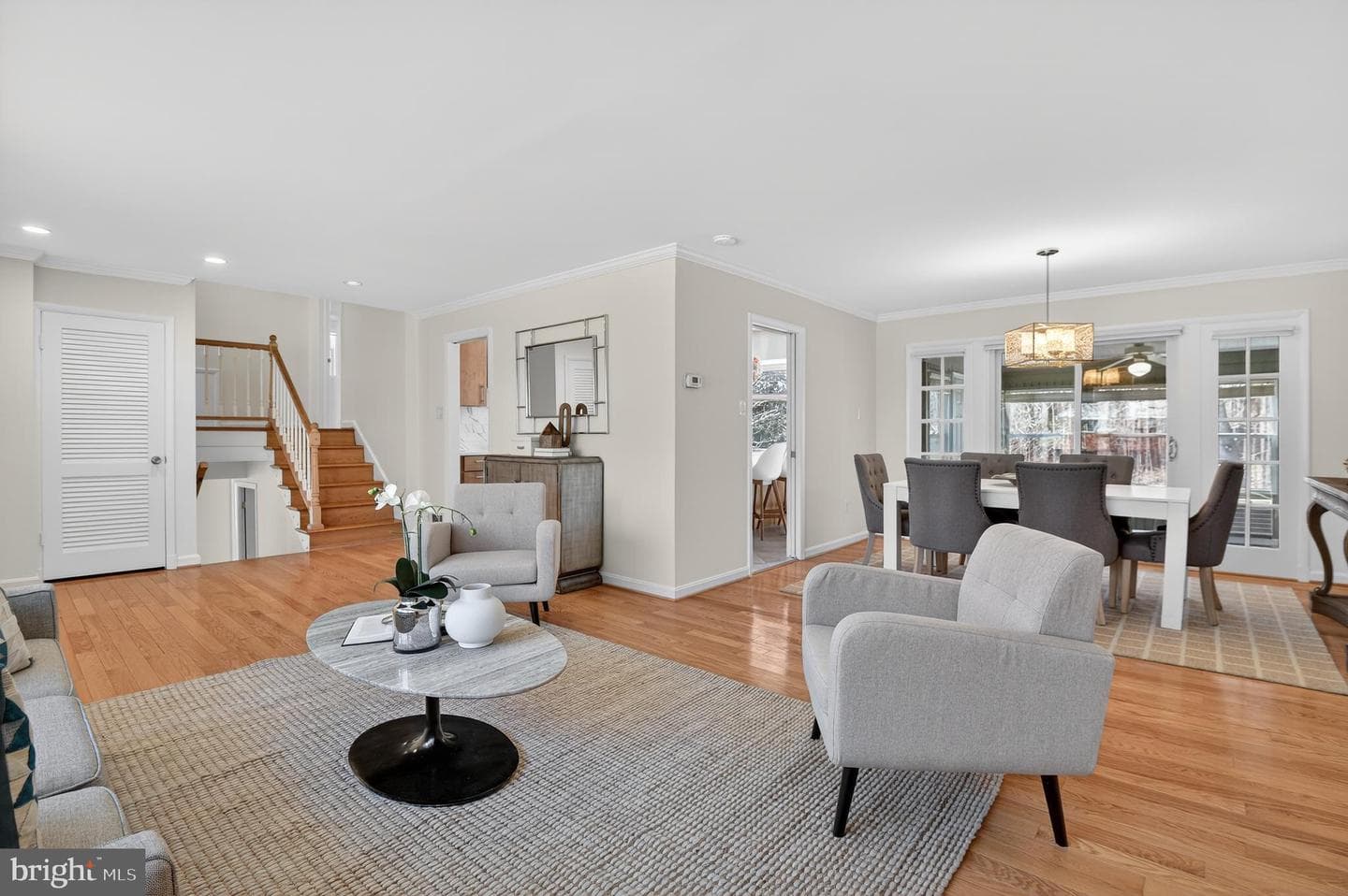 11004 Oakwood Street photo 5