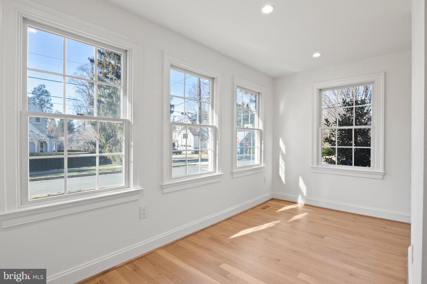 5522 Lincoln Street photo 16