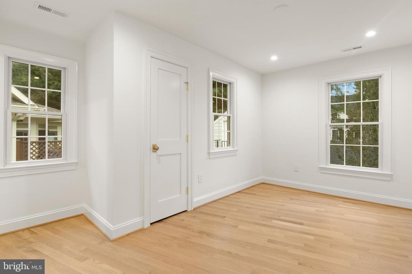 5522 Lincoln Street photo 49