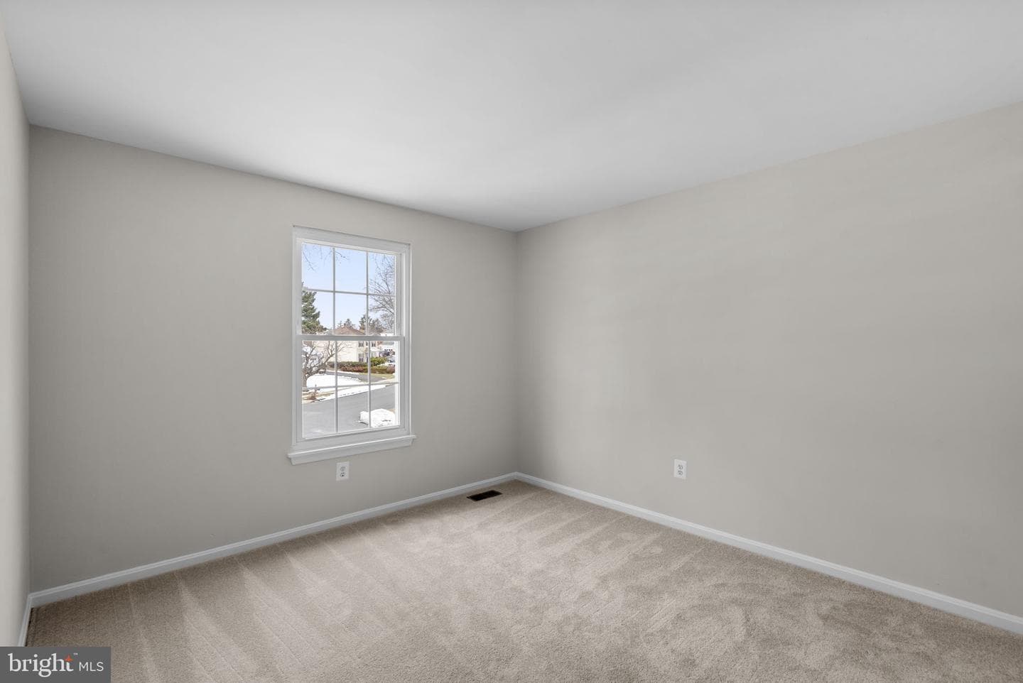 8 Seville Way photo 20