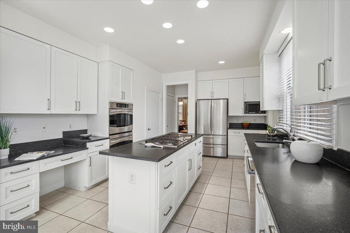 10409 Democracy Lane photo 16