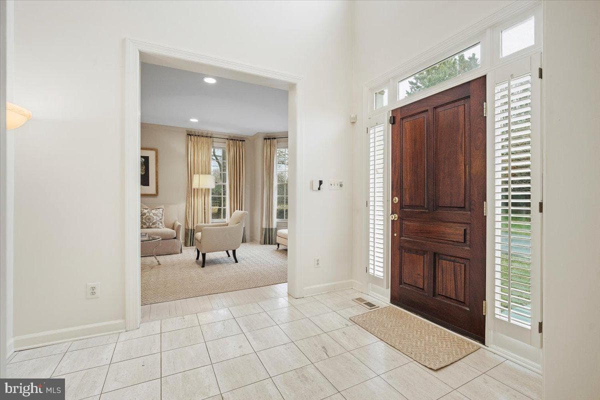 10409 Democracy Lane photo 3