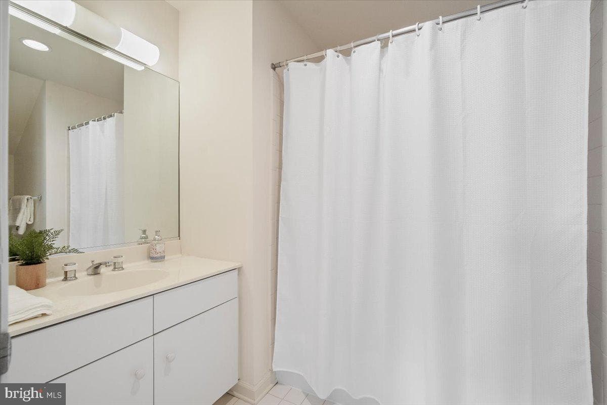 10409 Democracy Lane photo 36