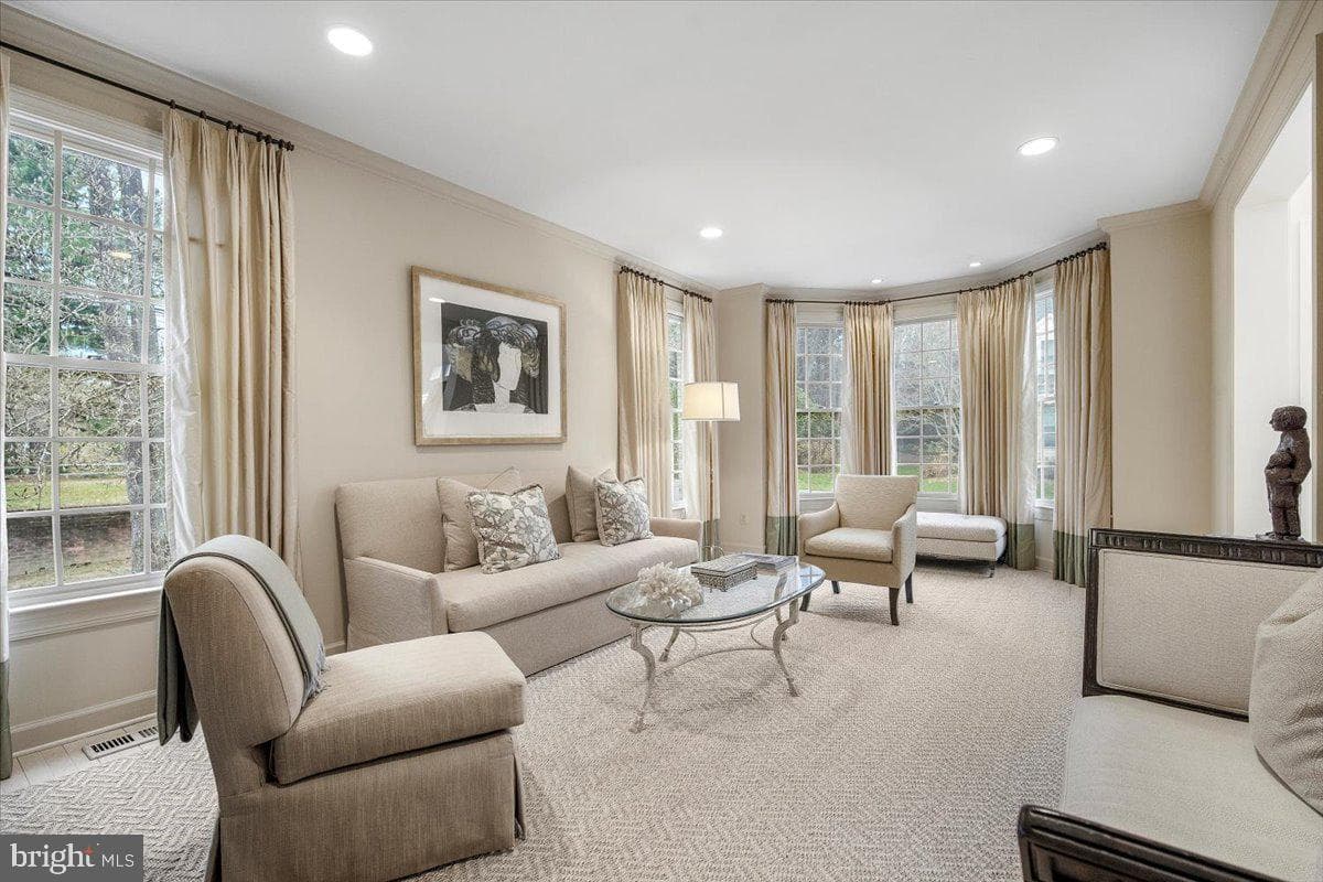 10409 Democracy Lane photo 5