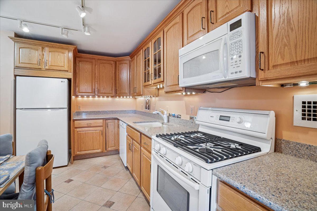 9039 Sligo Creek Parkway #1409 photo 4