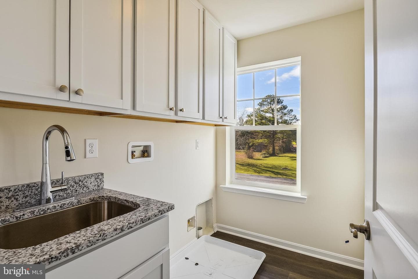 15330 Hildegard Lane photo 32
