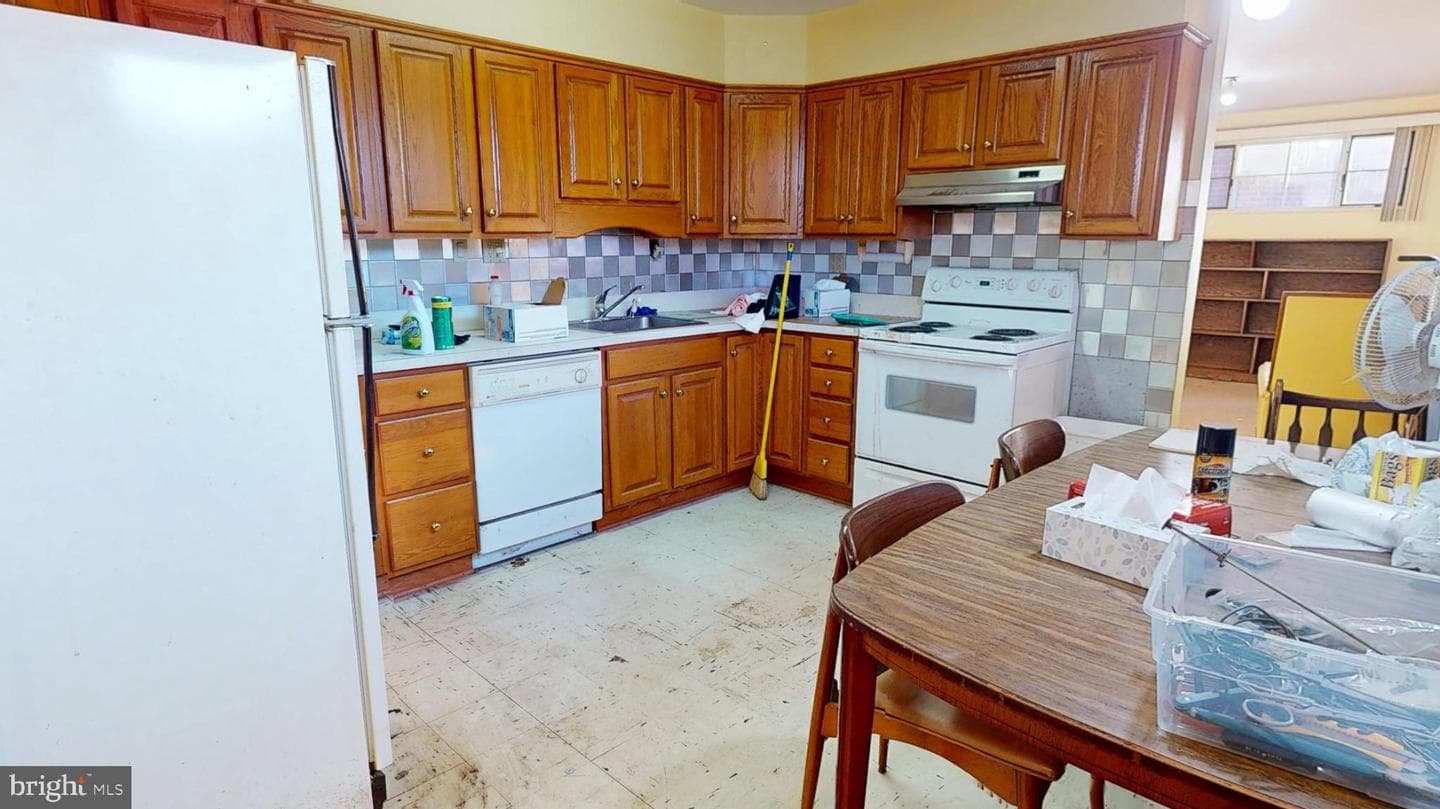 3701 Kenway Street photo 2
