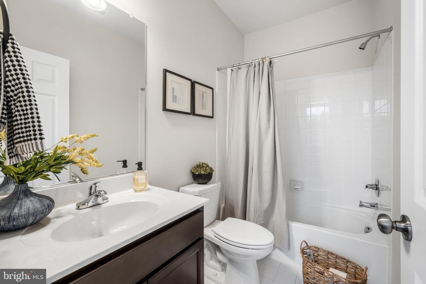 15946 Coolidge Avenue photo 42