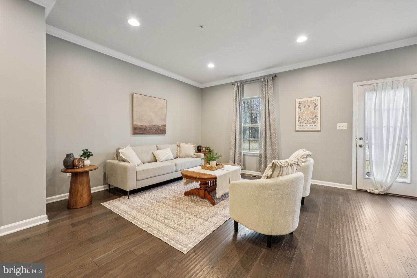 1605 Regent Manor Court photo 2
