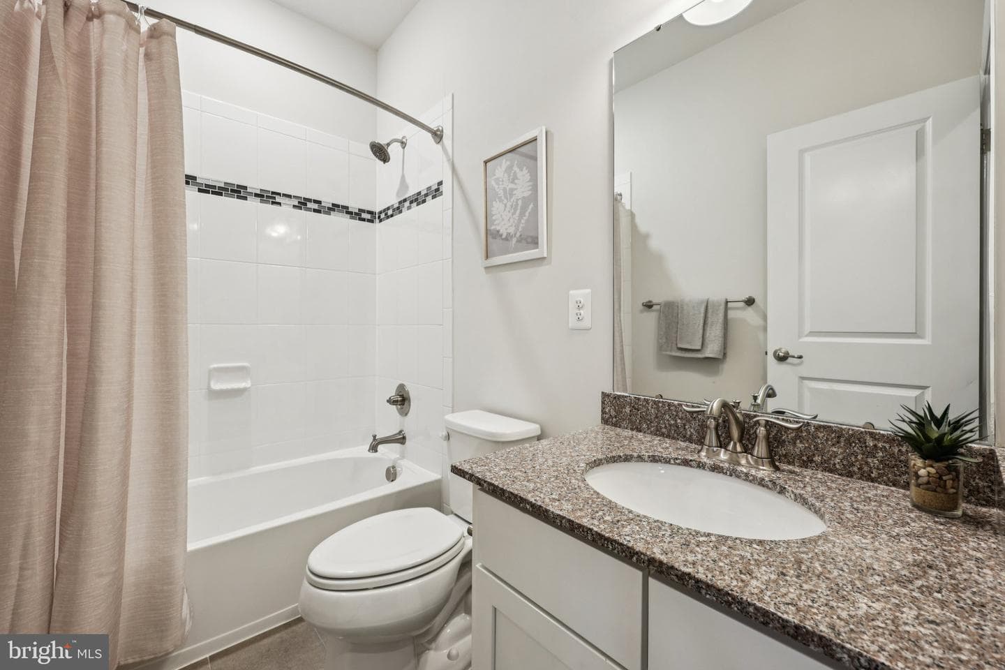 1605 Regent Manor Court photo 27