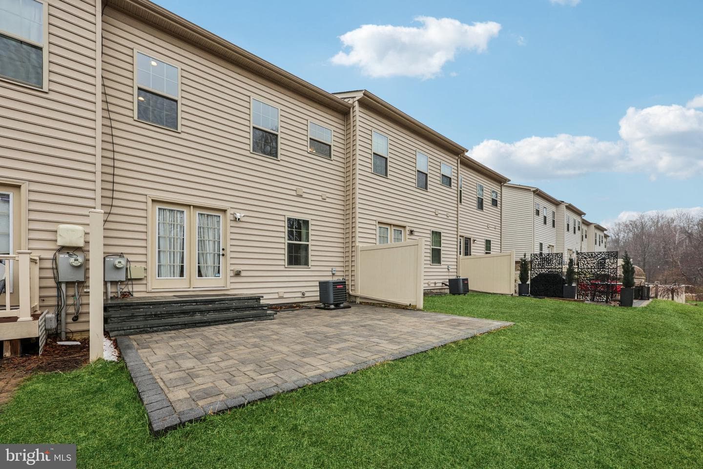 1605 Regent Manor Court photo 37