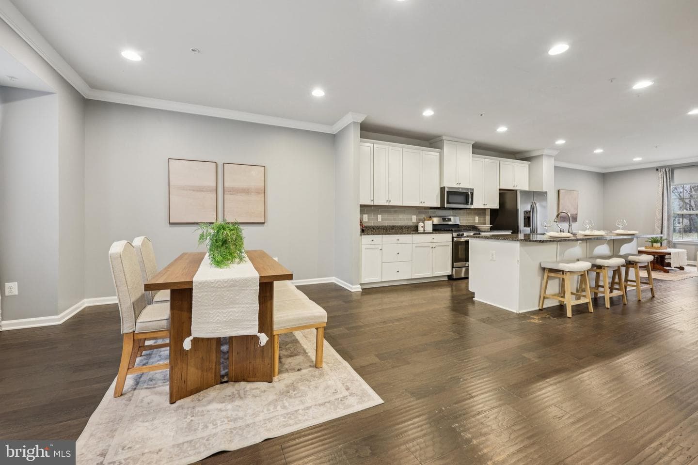 1605 Regent Manor Court photo 4