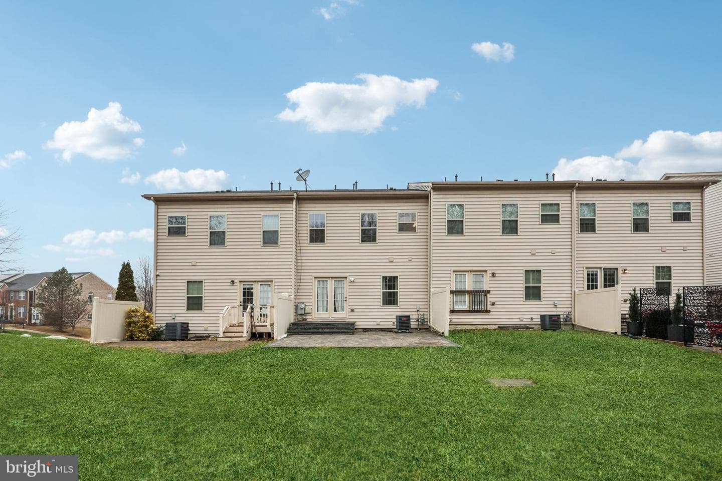 1605 Regent Manor Court photo 40