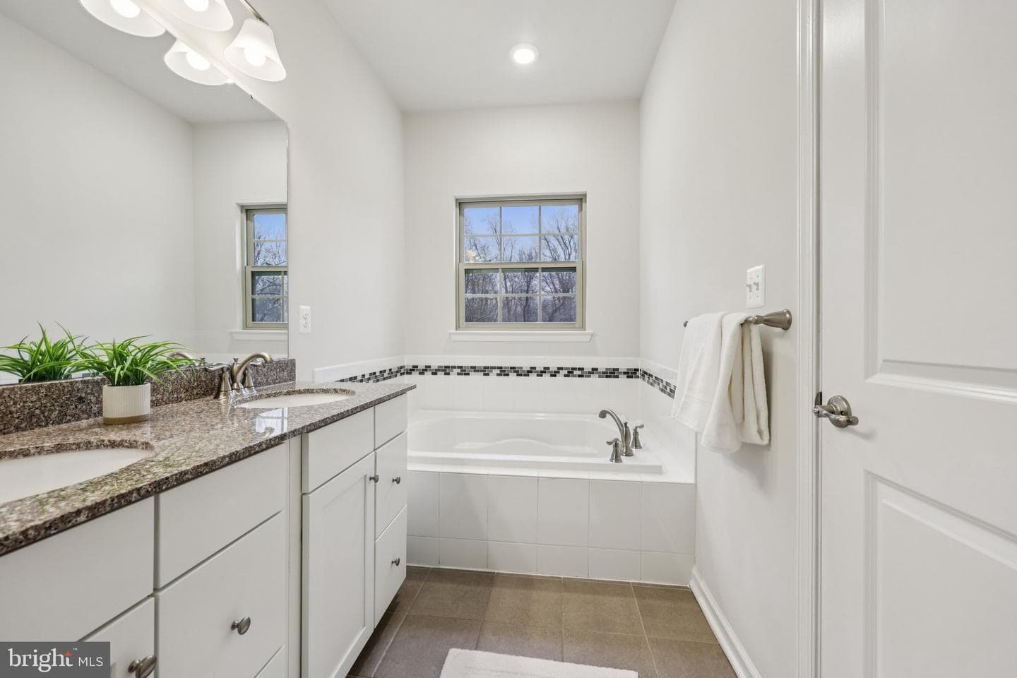 1605 Regent Manor Court photo 7