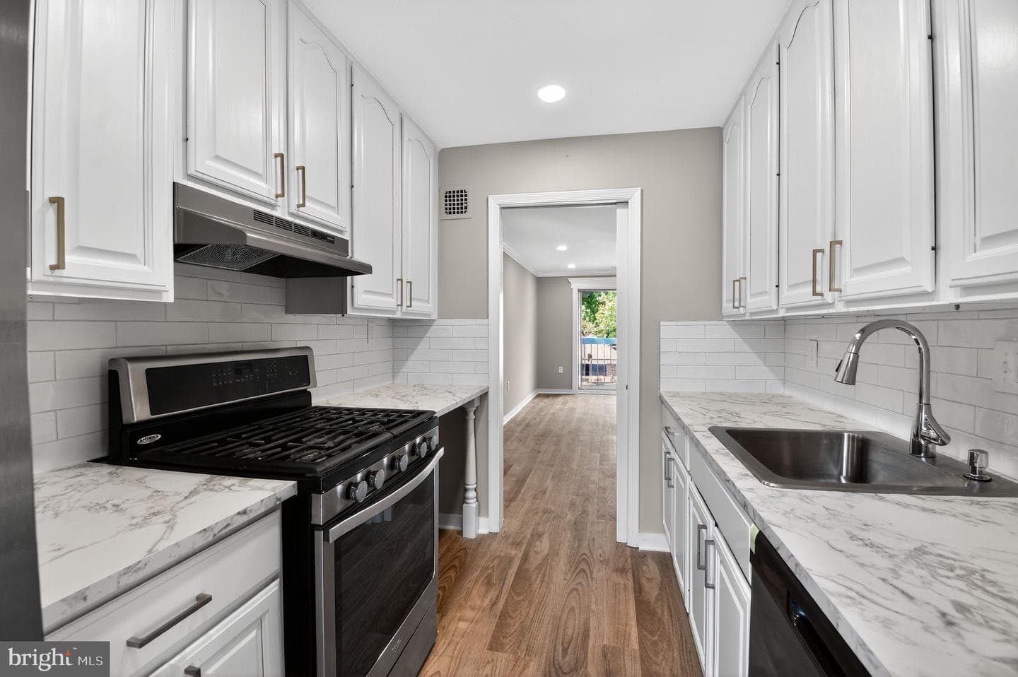 3234 Hewitt Avenue #3-4-B photo 11