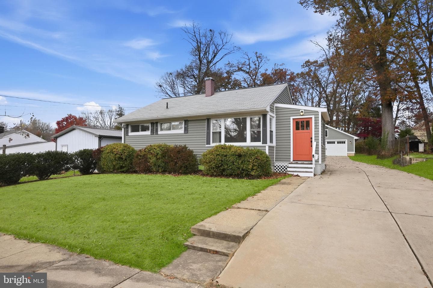 1306 Abbott Road photo 2