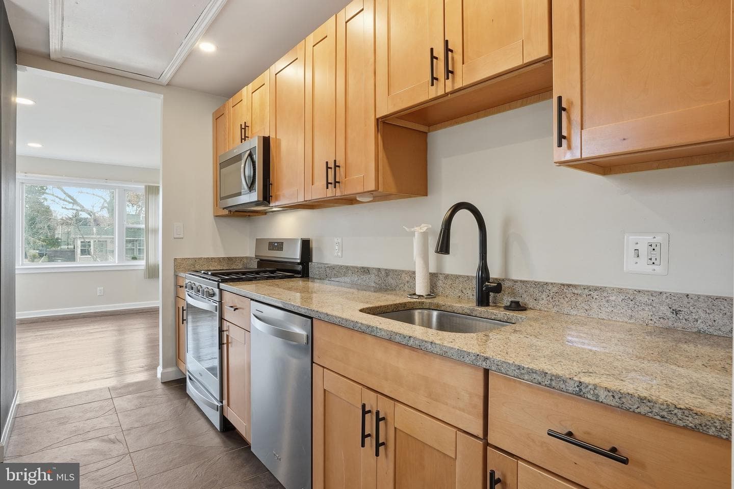 1306 Abbott Road photo 9