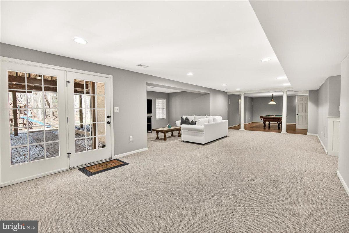 21 Hackett Court photo 60
